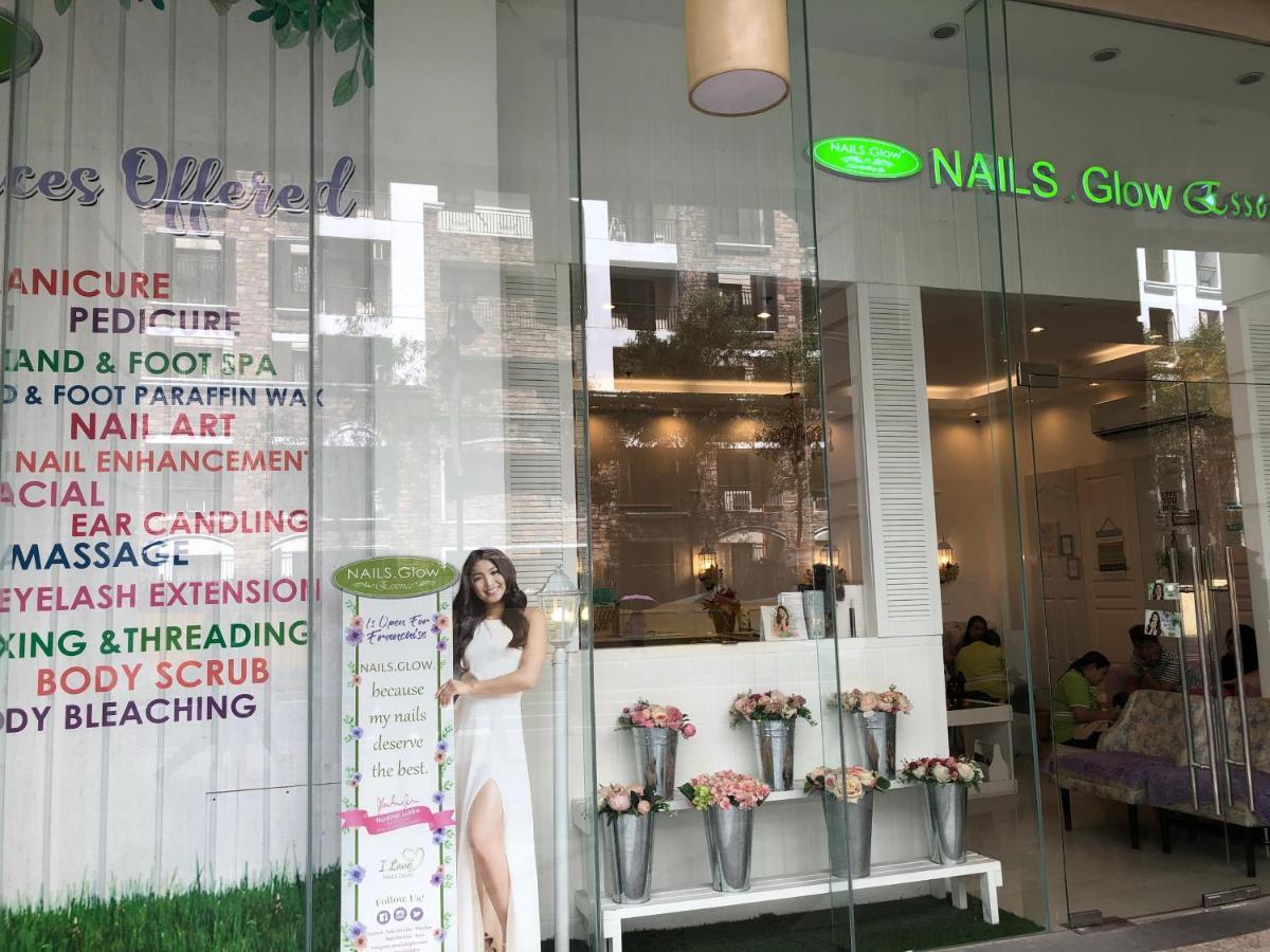 Robles' Unit At 81 Newport Boulevard Manila Exterior photo